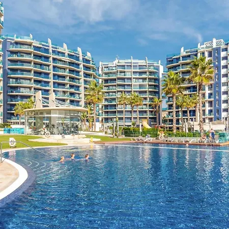 2 Bedroom Stunning In *