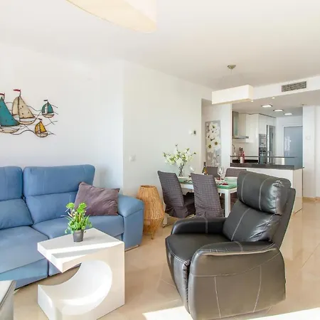 2 Bedroom Stunning In Apartment *