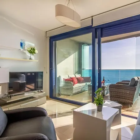 Apartment 2 Bedroom Stunning In