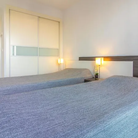 2 Bedroom Stunning In Apartment