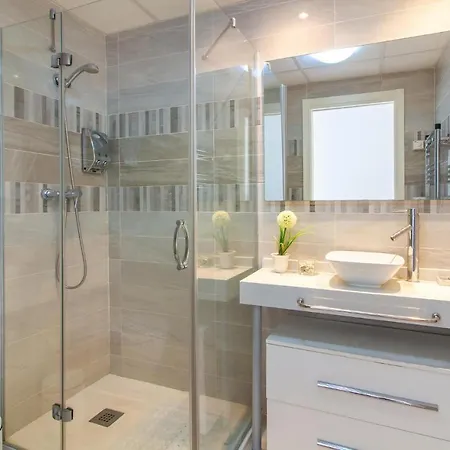 Apartment 2 Bedroom Stunning In Torrevieja