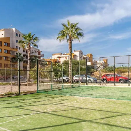 2 Bedroom Stunning In *